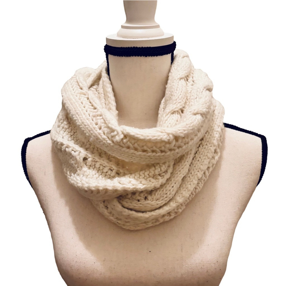 Abercrombie Kids Accessories - Abercrombie Off White Cable Chunky Knit Infinity waterfall Scarf